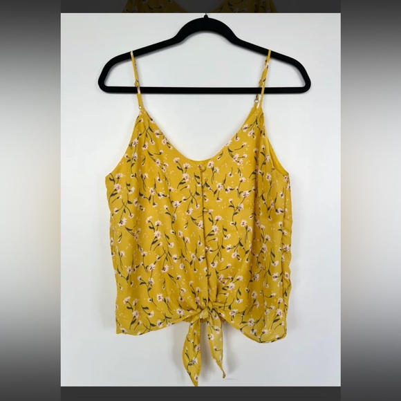 [Free add on item] Sienna Sky floral print sleeveless top - Picture 3 of 7